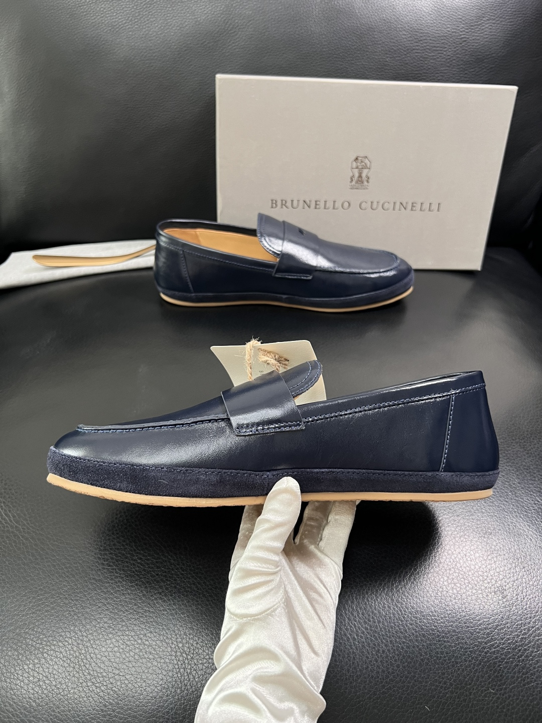 Brunello Cucinelli  高品质 顶级工艺品  BC  专柜同步原厂配置，意大利进口牛皮面