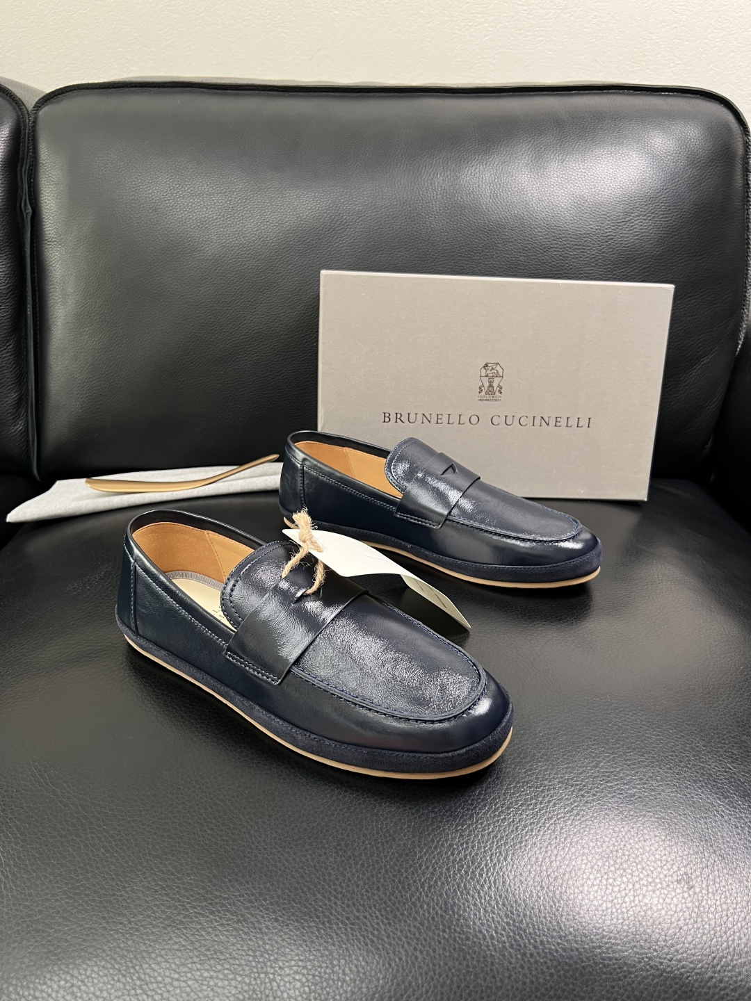 Brunello Cucinelli  高品质 顶级工艺品  BC  专柜同步原厂配置，意大利进口牛皮面