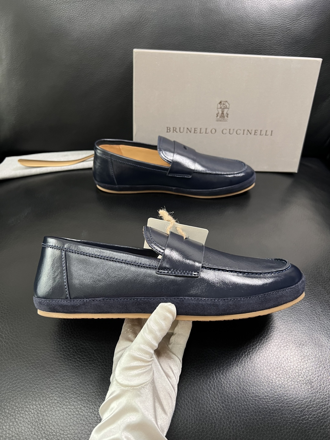 Brunello Cucinelli  高品质 顶级工艺品  BC  专柜同步原厂配置，意大利进口牛皮面