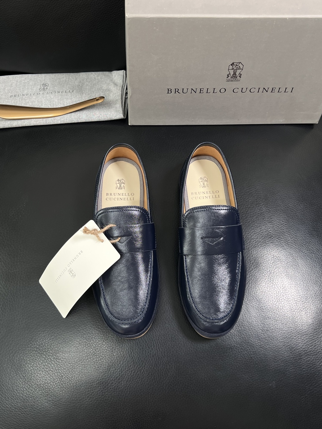 Brunello Cucinelli  高品质 顶级工艺品  BC  专柜同步原厂配置，意大利进口牛皮面