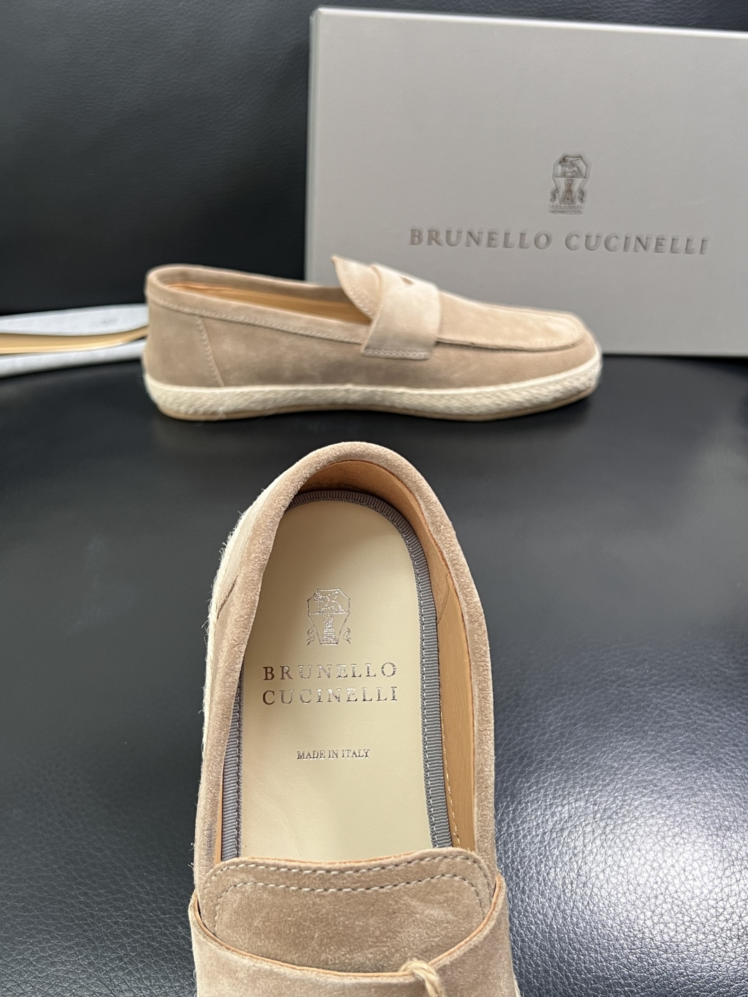 Brunello Cucinelli  高品质 顶级工艺品  BC  专柜同步原厂配置，意大利进口牛皮面