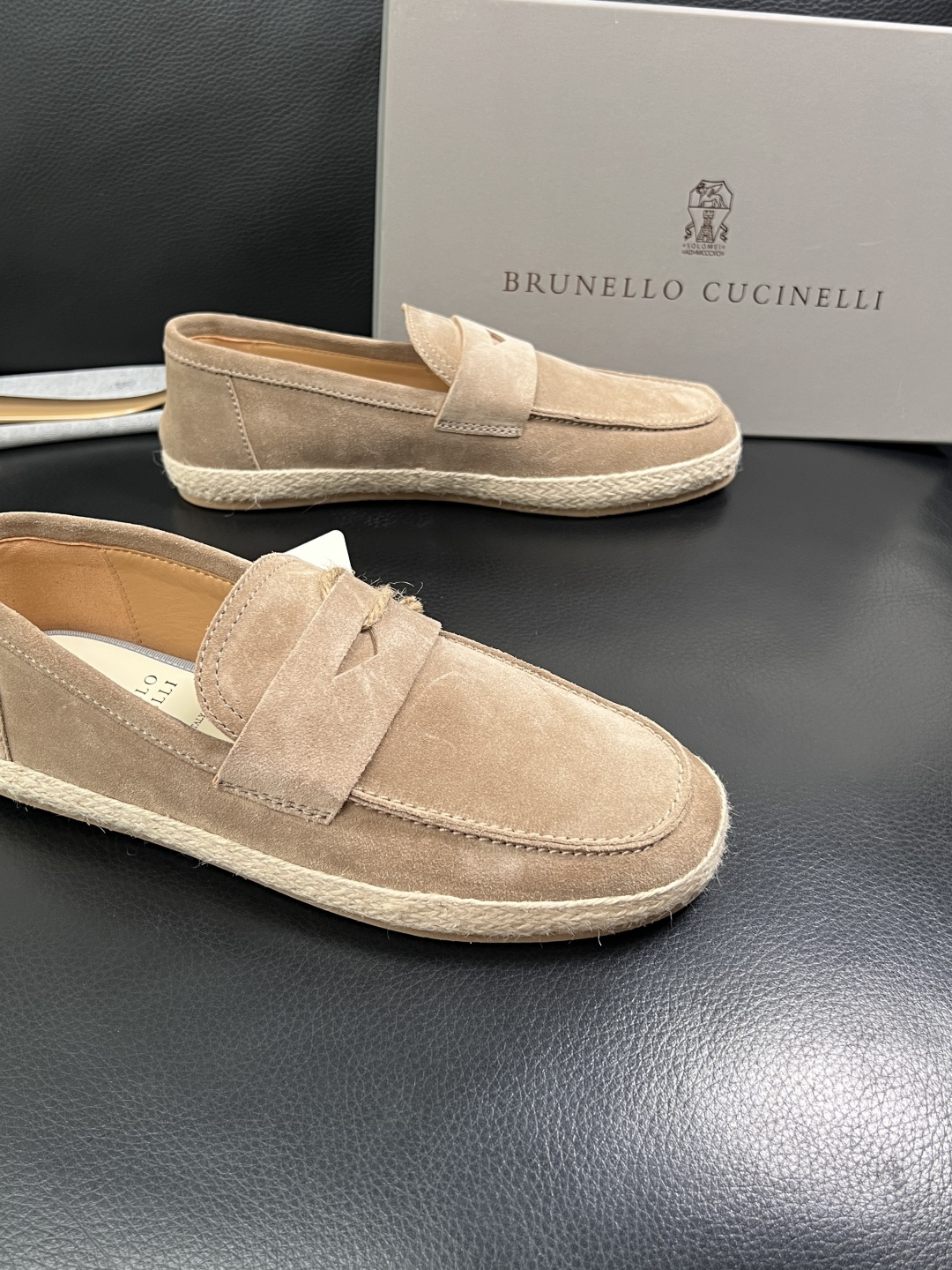 Brunello Cucinelli  高品质 顶级工艺品  BC  专柜同步原厂配置，意大利进口牛皮面