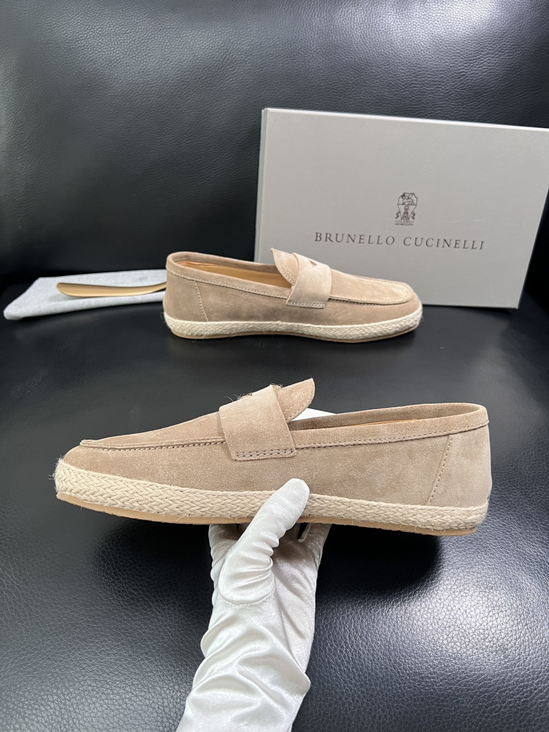 Brunello Cucinelli  高品质 顶级工艺品  BC  专柜同步原厂配置，意大利进口牛皮面