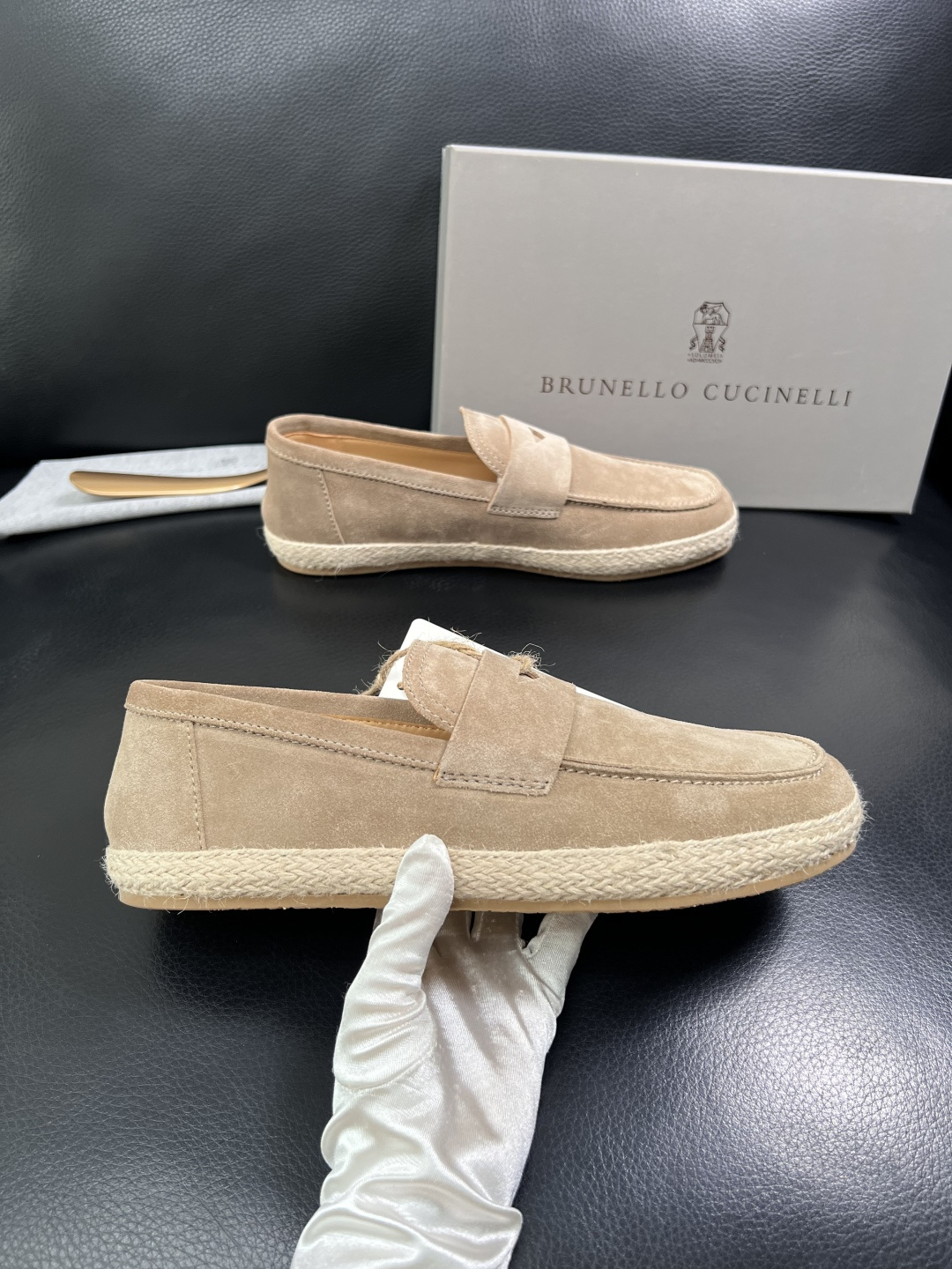 Brunello Cucinelli  高品质 顶级工艺品  BC  专柜同步原厂配置，意大利进口牛皮面