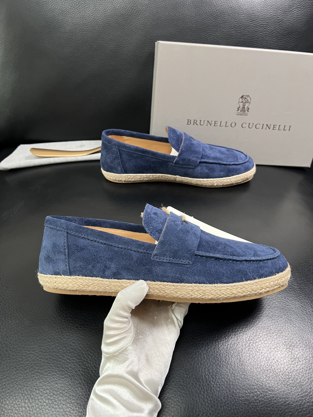 Brunello Cucinelli  高品质 顶级工艺品  BC  专柜同步原厂配置，意大利进口牛皮面