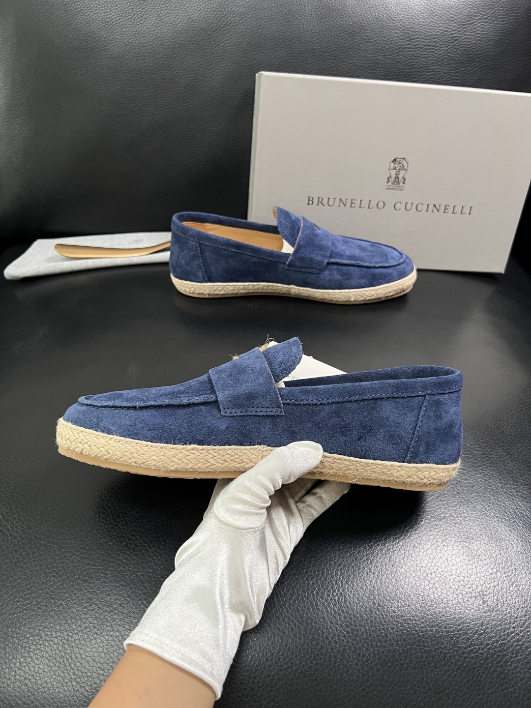Brunello Cucinelli  高品质 顶级工艺品  BC  专柜同步原厂配置，意大利进口牛皮面