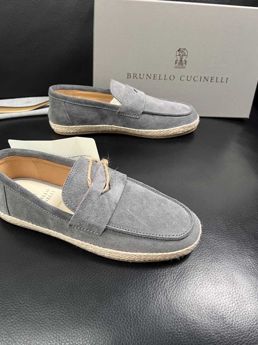 Brunello Cucinelli  高品质 顶级工艺品  BC  专柜同步原厂配置，意大利进口牛皮面