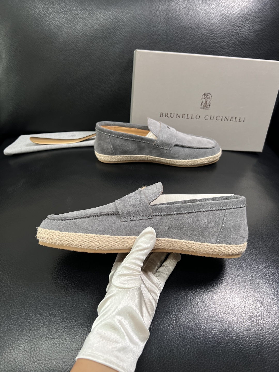 Brunello Cucinelli  高品质 顶级工艺品  BC  专柜同步原厂配置，意大利进口牛皮面