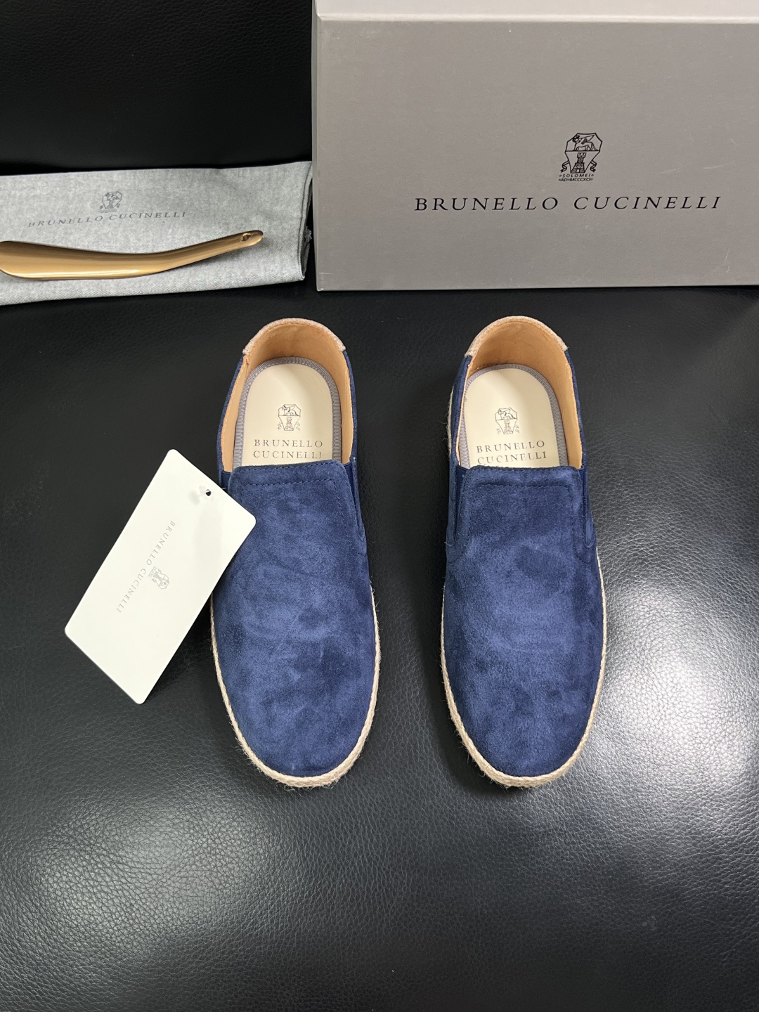 Brunello Cucinelli  高品质 顶级工艺品  BC  专柜同步原厂配置，意大利进口牛皮面