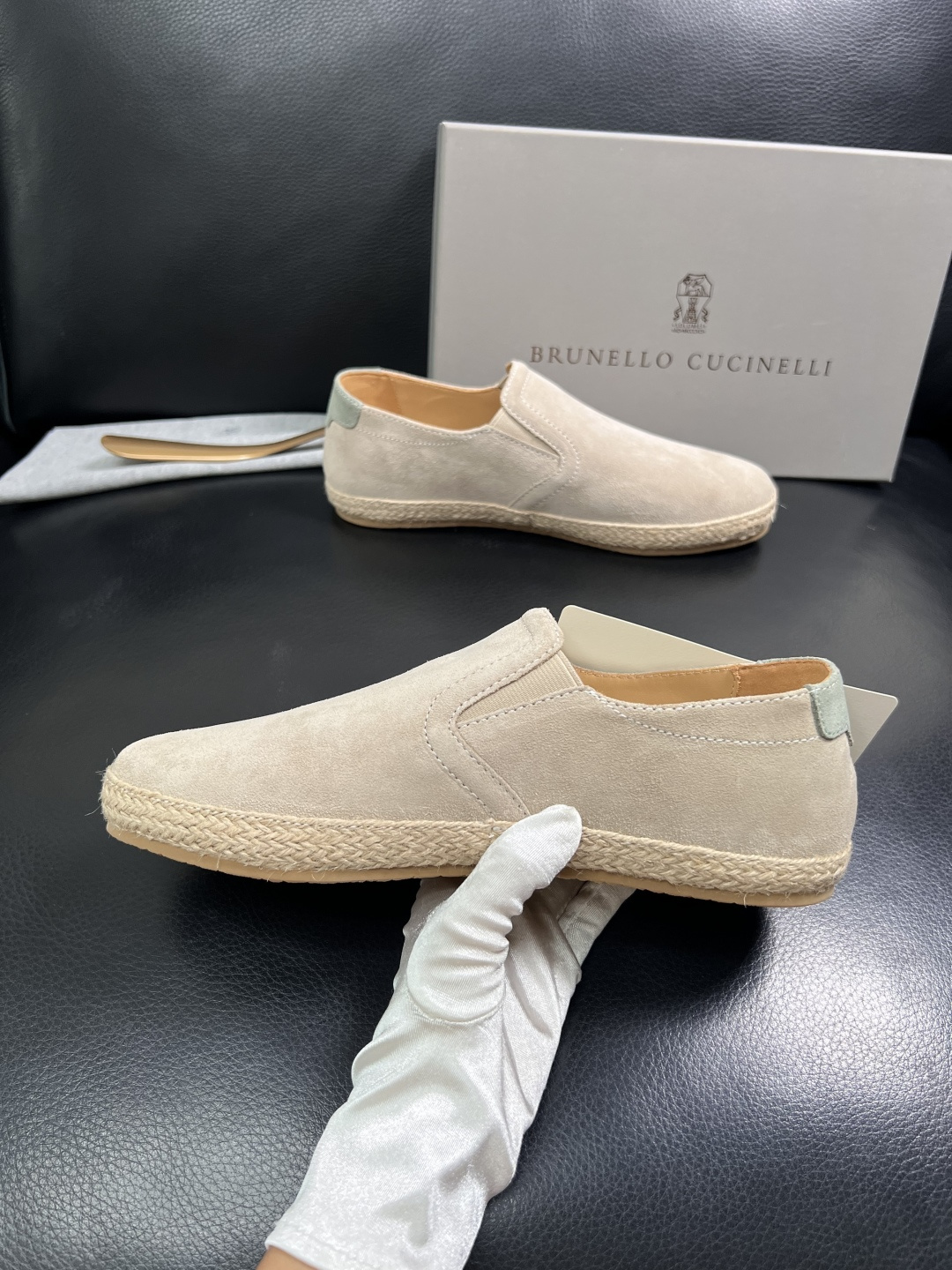 Brunello Cucinelli  高品质 顶级工艺品  BC  专柜同步原厂配置，意大利进口牛皮面