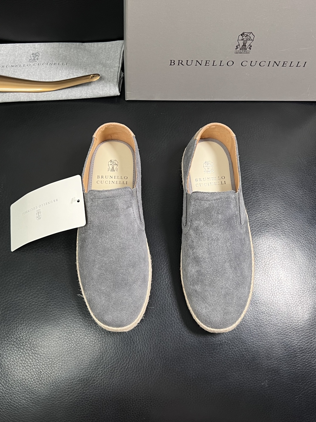 Brunello Cucinelli  高品质 顶级工艺品  BC  专柜同步原厂配置，意大利进口牛皮面