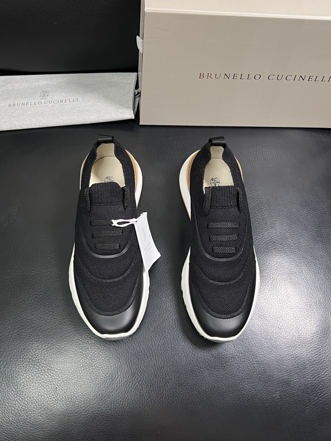 Brunello Cucinelli  高品质 顶级工艺品  BC  专柜同步原厂配置，意大利进口牛皮面