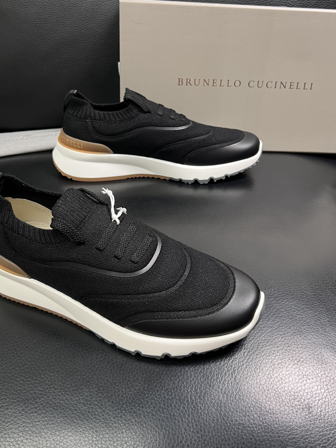 Brunello Cucinelli  高品质 顶级工艺品  BC  专柜同步原厂配置，意大利进口牛皮面