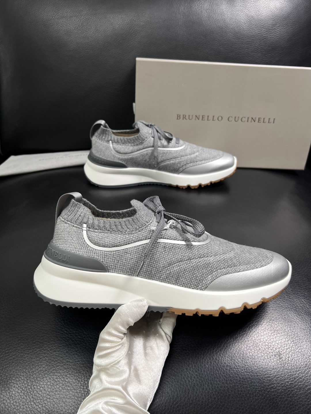Brunello Cucinelli  高品质 顶级工艺品  BC  专柜同步原厂配置，意大利进口牛皮面
