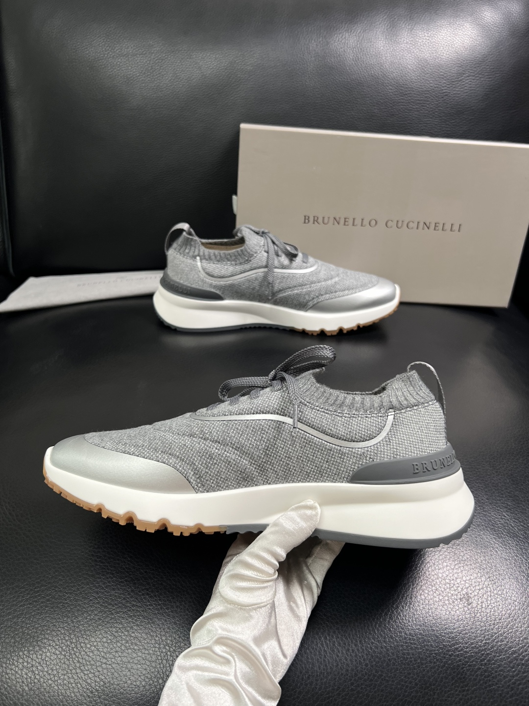 Brunello Cucinelli  高品质 顶级工艺品  BC  专柜同步原厂配置，意大利进口牛皮面