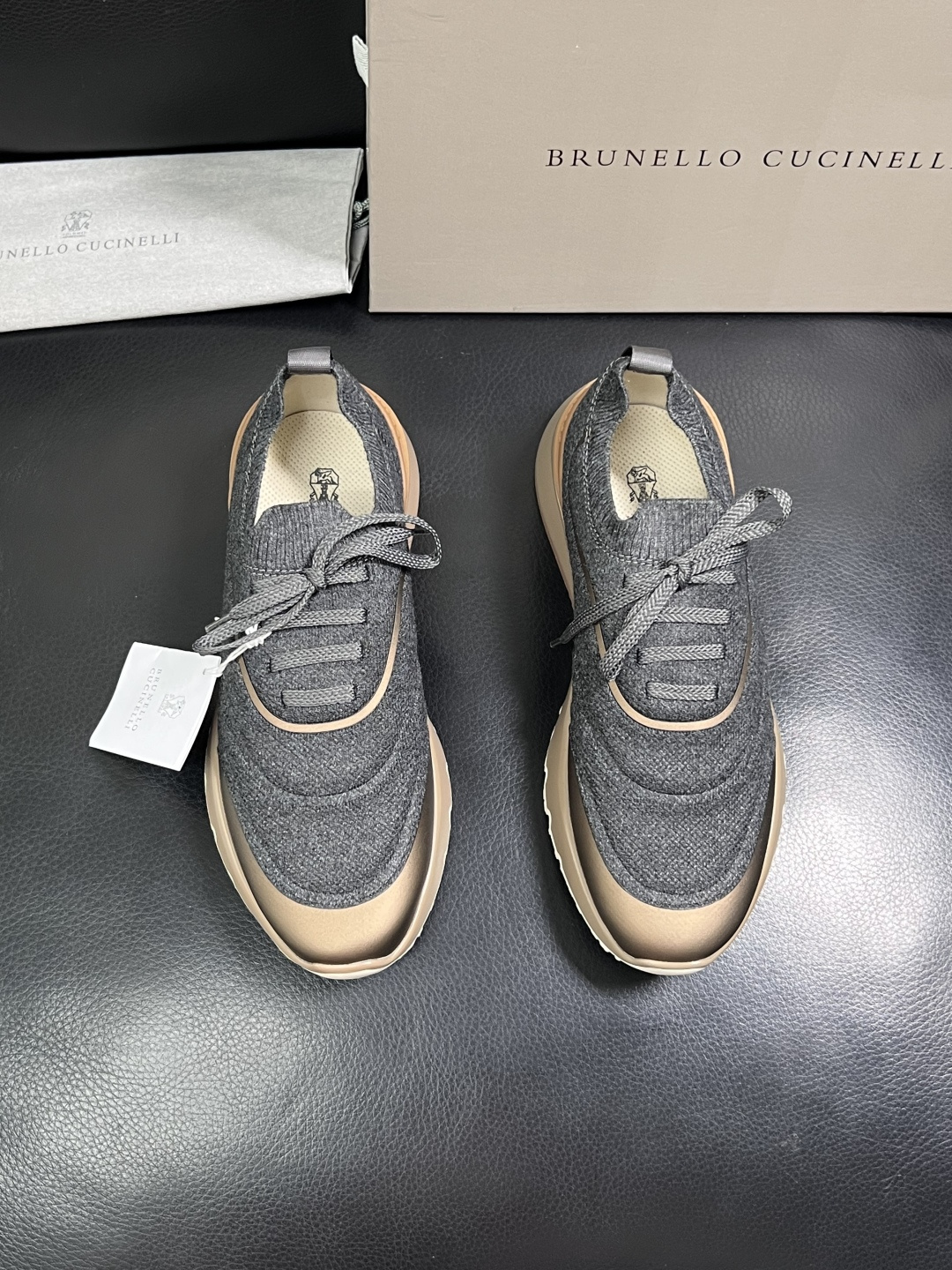 Brunello Cucinelli  高品质 顶级工艺品  BC  专柜同步原厂配置，意大利进口牛皮面