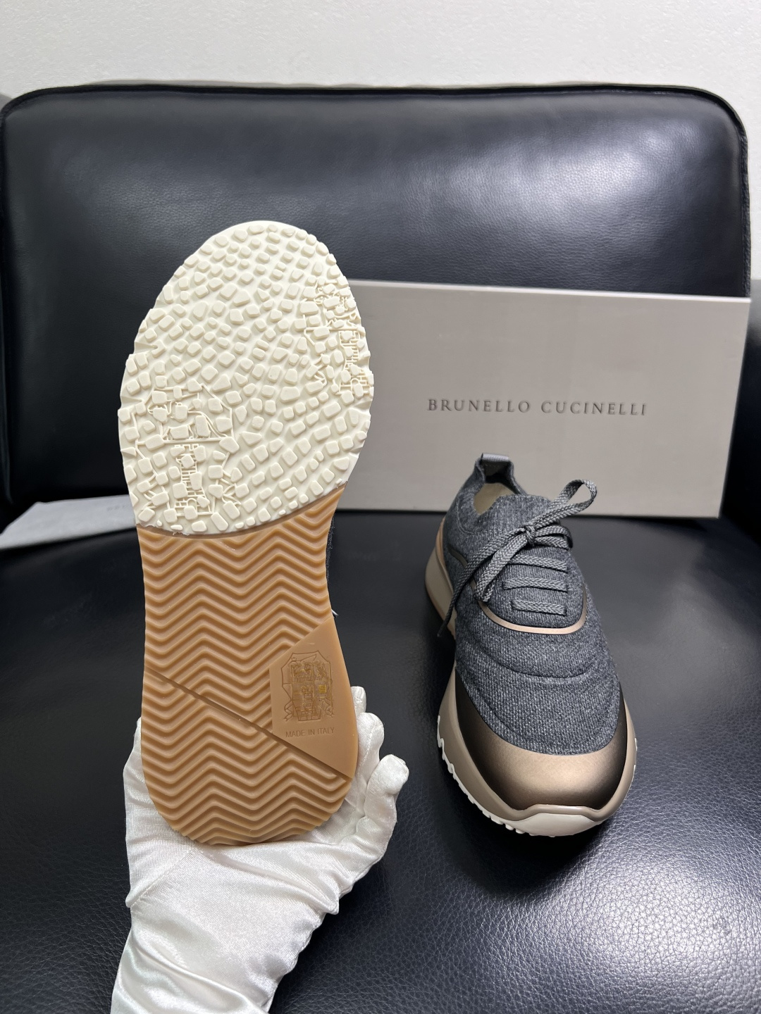 Brunello Cucinelli  高品质 顶级工艺品  BC  专柜同步原厂配置，意大利进口牛皮面