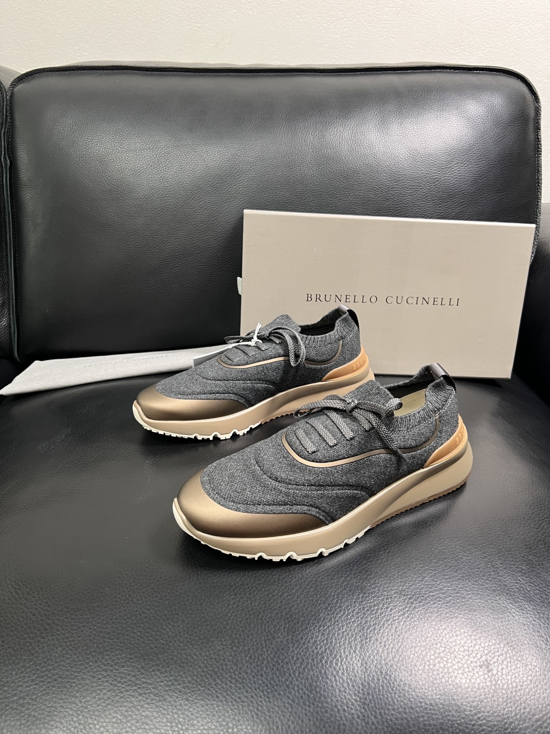 Brunello Cucinelli  高品质 顶级工艺品  BC  专柜同步原厂配置，意大利进口牛皮面