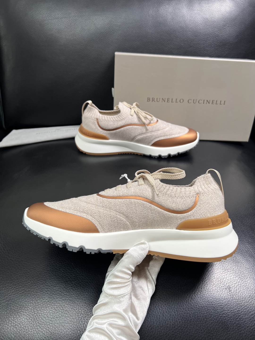 Brunello Cucinelli  高品质 顶级工艺品  BC  专柜同步原厂配置，意大利进口牛皮面