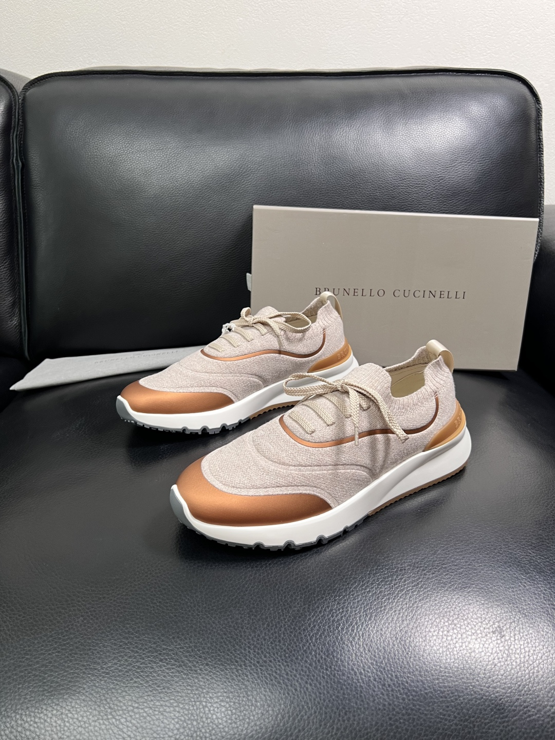 Brunello Cucinelli  高品质 顶级工艺品  BC  专柜同步原厂配置，意大利进口牛皮面