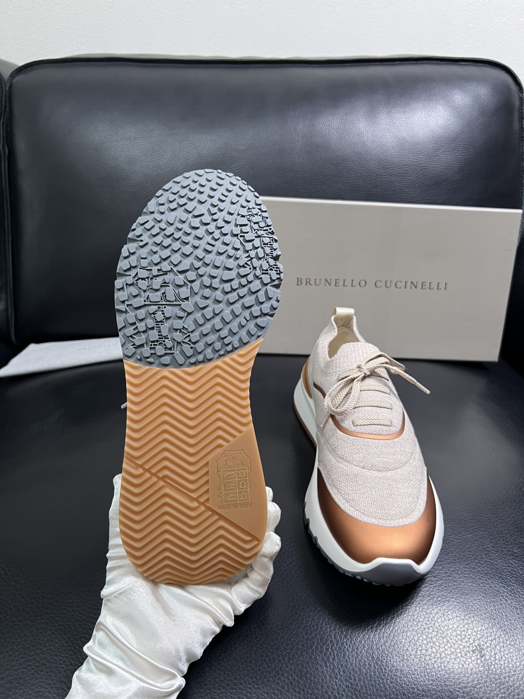 Brunello Cucinelli  高品质 顶级工艺品  BC  专柜同步原厂配置，意大利进口牛皮面