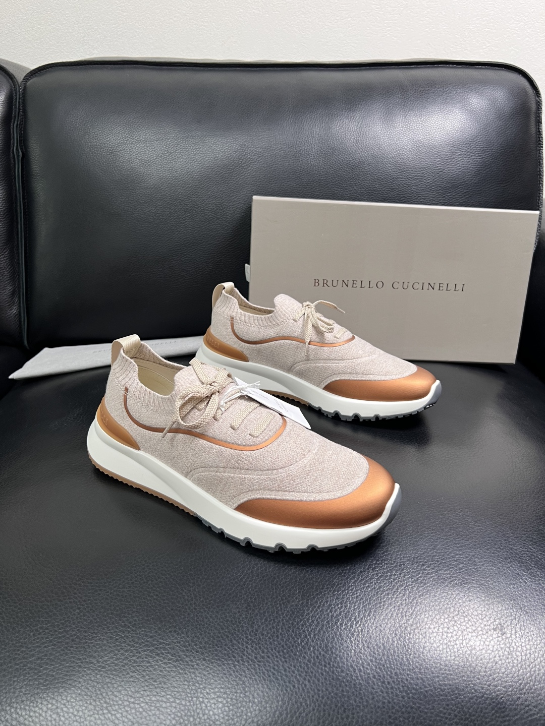 Brunello Cucinelli  高品质 顶级工艺品  BC  专柜同步原厂配置，意大利进口牛皮面