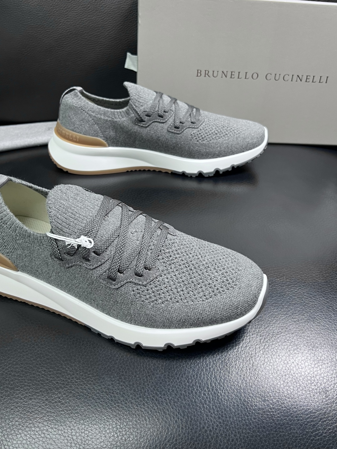 Brunello Cucinelli  高品质 顶级工艺品  BC  专柜同步原厂配置，意大利进口牛皮面