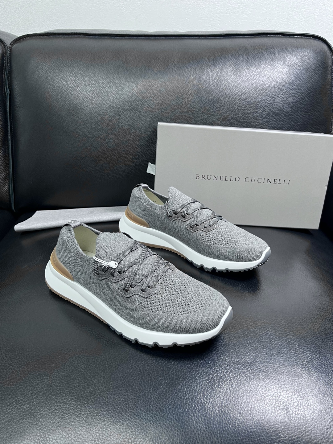 Brunello Cucinelli  高品质 顶级工艺品  BC  专柜同步原厂配置，意大利进口牛皮面