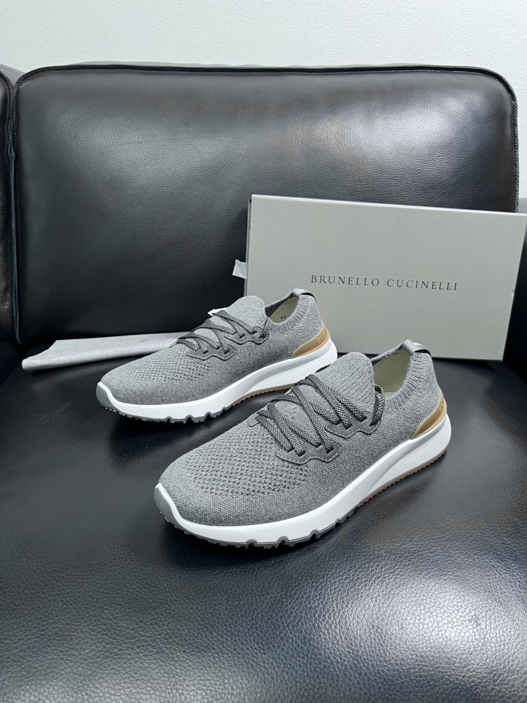 Brunello Cucinelli  高品质 顶级工艺品  BC  专柜同步原厂配置，意大利进口牛皮面