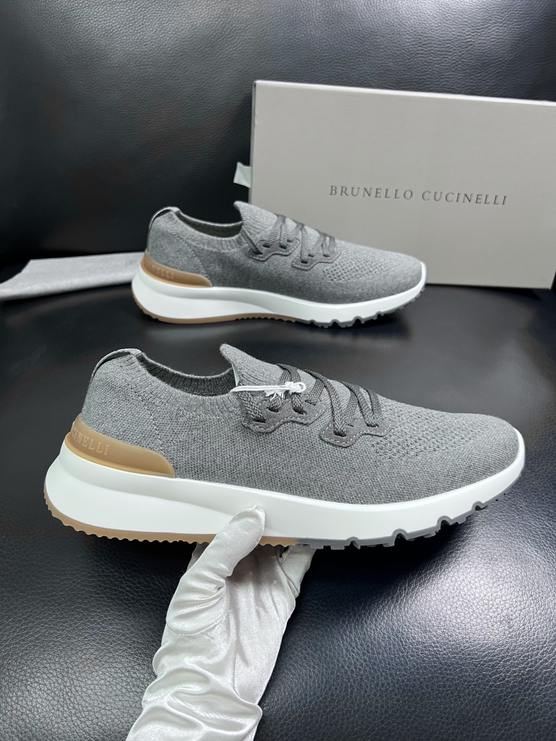 Brunello Cucinelli  高品质 顶级工艺品  BC  专柜同步原厂配置，意大利进口牛皮面