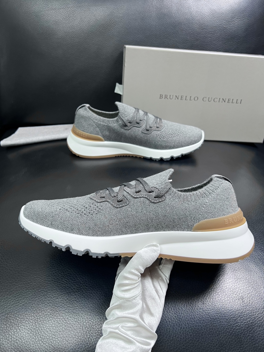 Brunello Cucinelli  高品质 顶级工艺品  BC  专柜同步原厂配置，意大利进口牛皮面