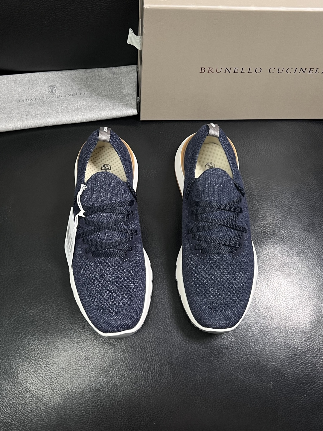 Brunello Cucinelli  高品质 顶级工艺品  BC  专柜同步原厂配置，意大利进口牛皮面