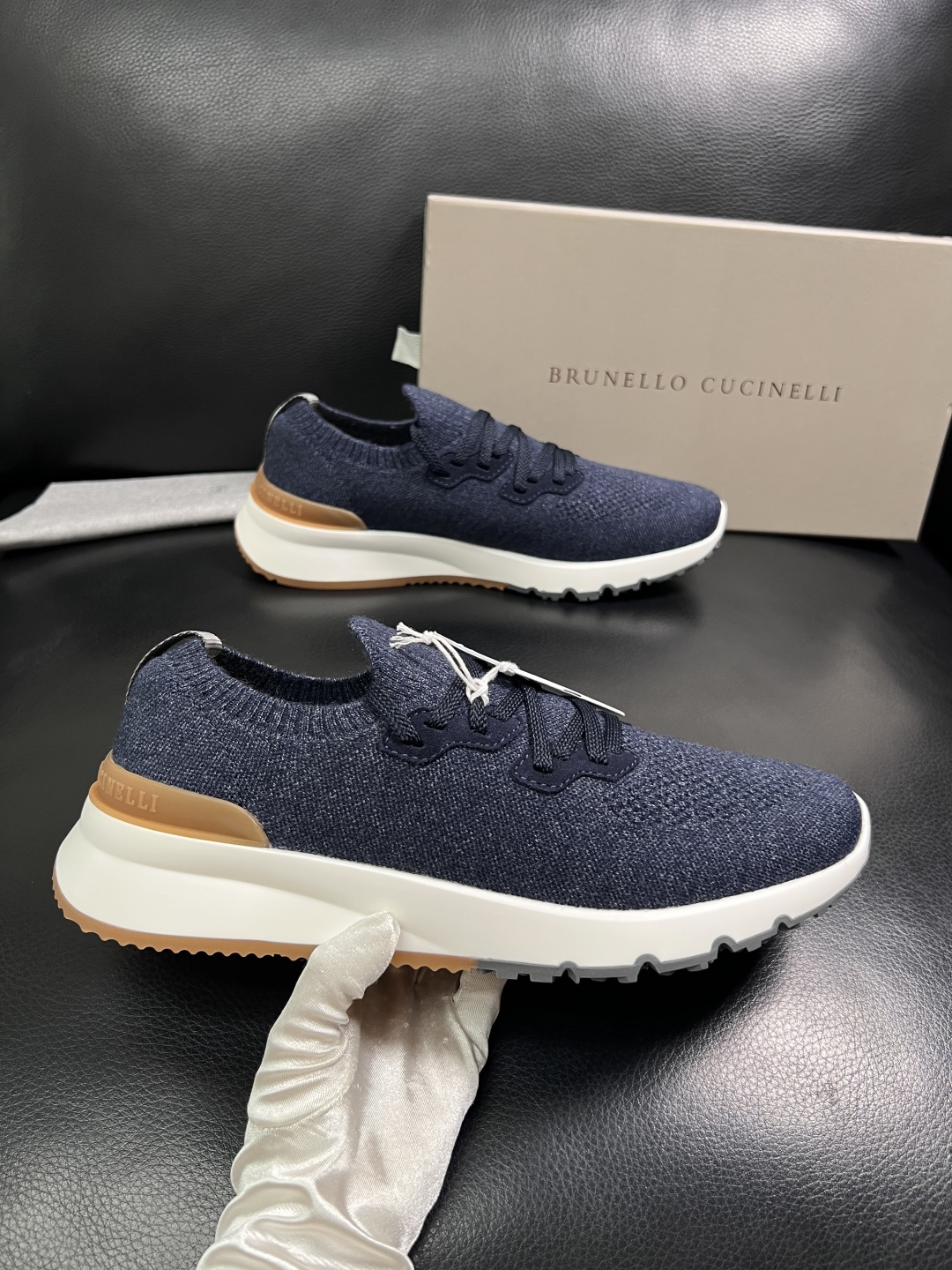 Brunello Cucinelli  高品质 顶级工艺品  BC  专柜同步原厂配置，意大利进口牛皮面