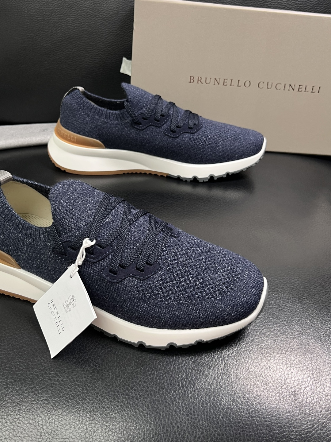 Brunello Cucinelli  高品质 顶级工艺品  BC  专柜同步原厂配置，意大利进口牛皮面