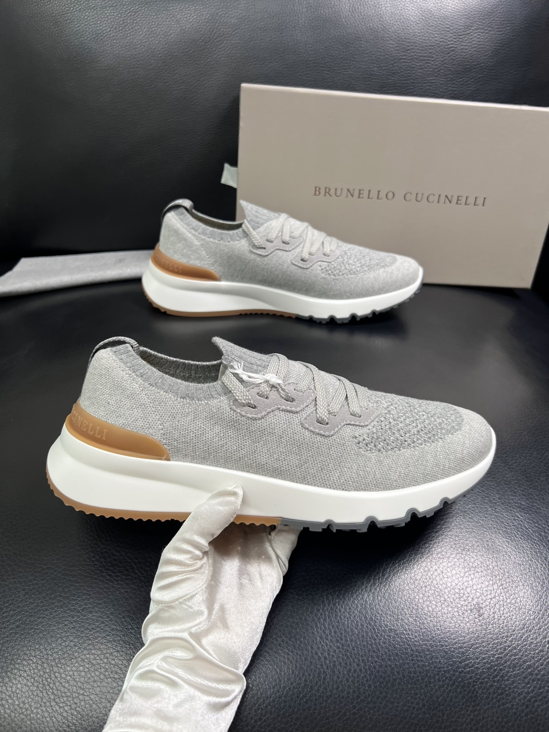 Brunello Cucinelli  高品质 顶级工艺品  BC  专柜同步原厂配置，意大利进口牛皮面