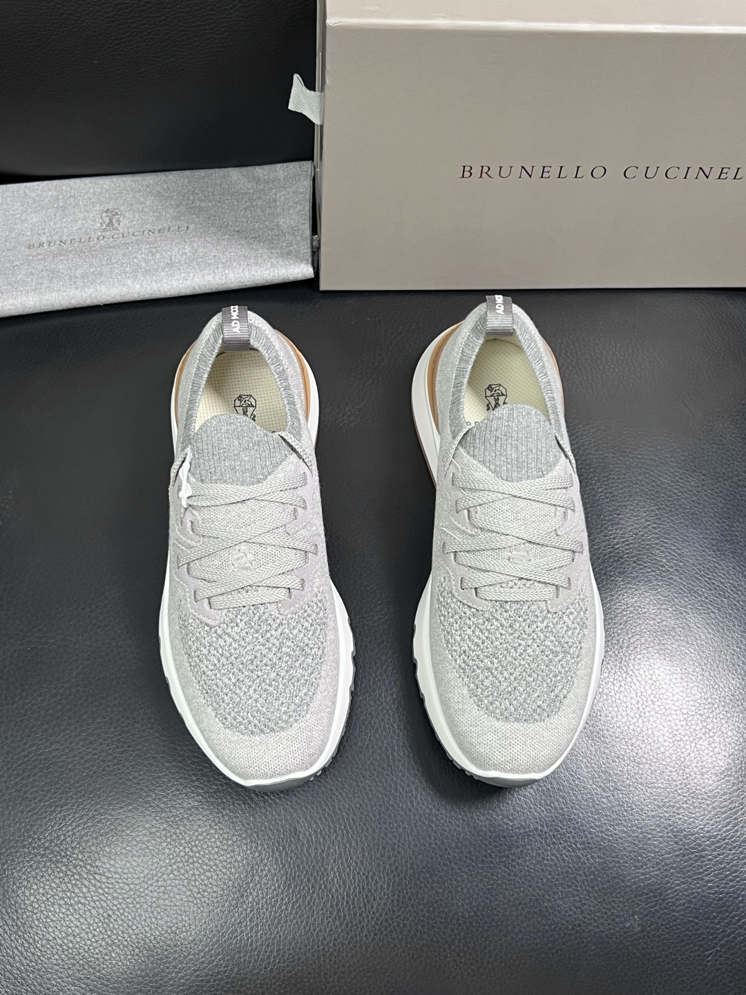 Brunello Cucinelli  高品质 顶级工艺品  BC  专柜同步原厂配置，意大利进口牛皮面