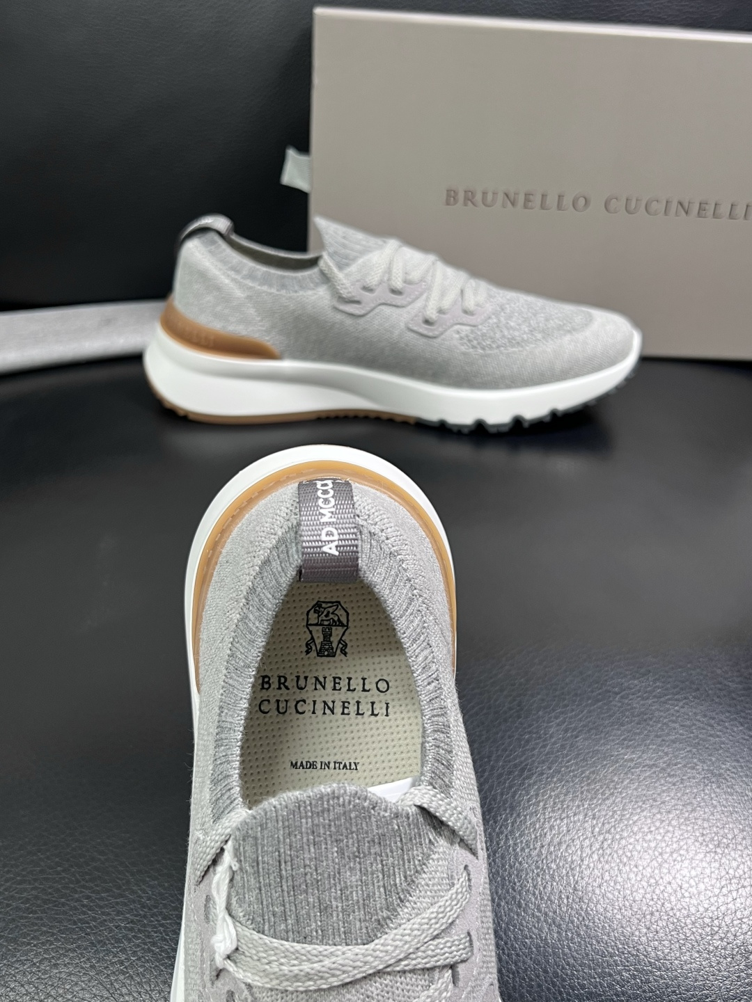 Brunello Cucinelli  高品质 顶级工艺品  BC  专柜同步原厂配置，意大利进口牛皮面