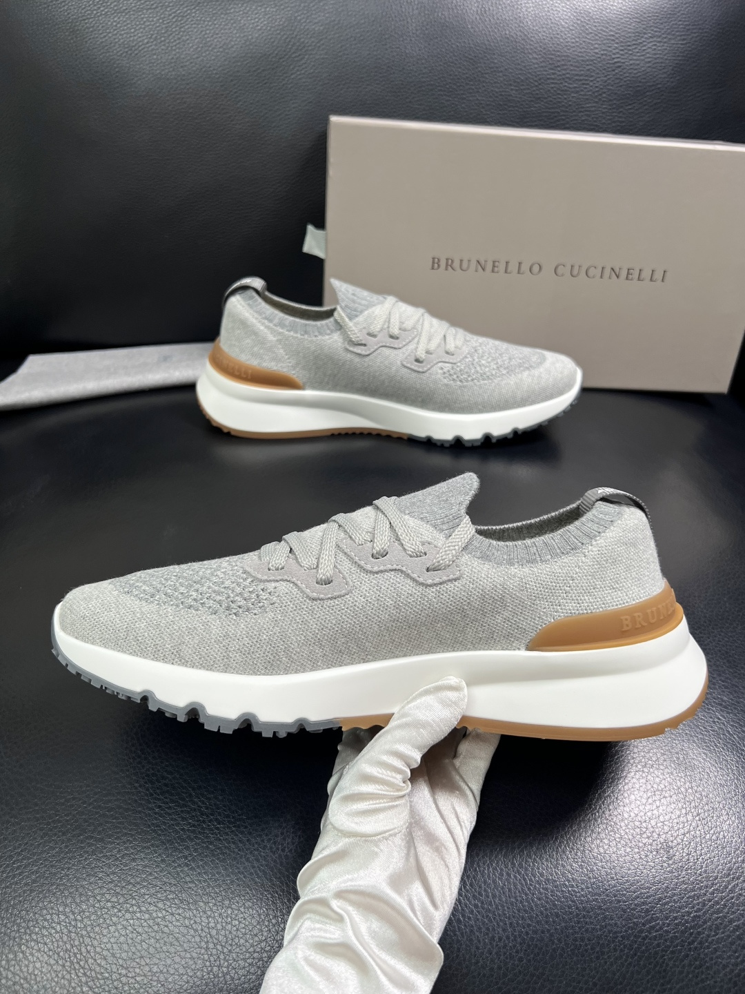 Brunello Cucinelli  高品质 顶级工艺品  BC  专柜同步原厂配置，意大利进口牛皮面
