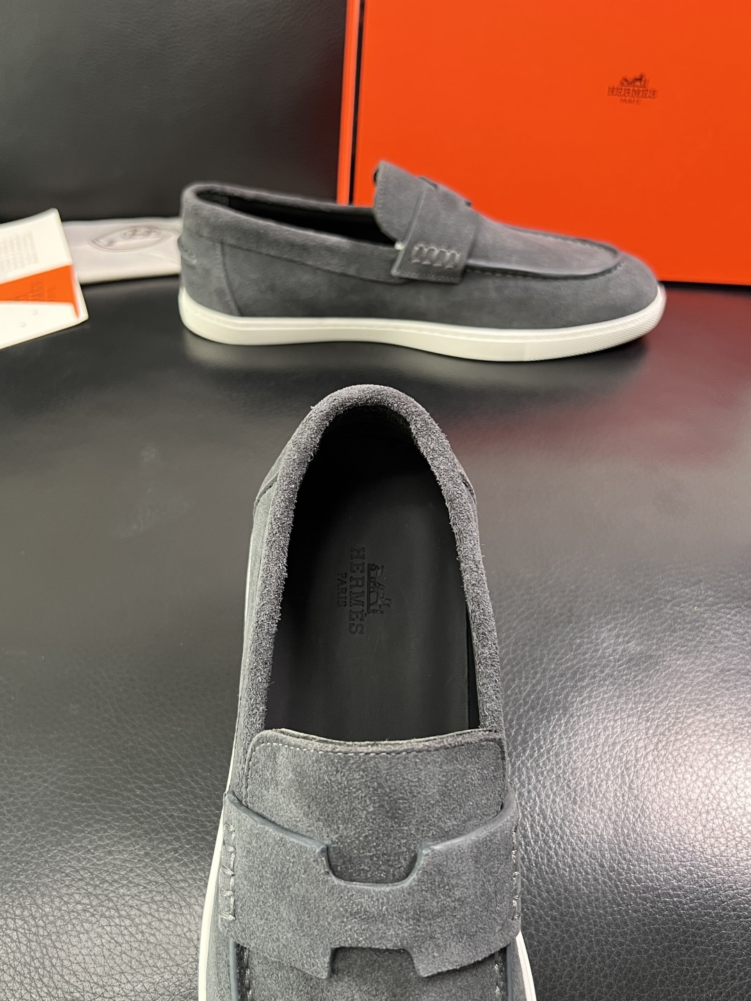 Hermes  高品质  顶级工艺品  爱马仕 专柜同步发售原厂配置，意大利进口原版牛皮面料，高品质拼接