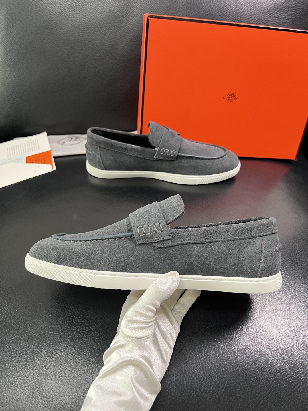 Hermes  高品质  顶级工艺品  爱马仕 专柜同步发售原厂配置，意大利进口原版牛皮面料，高品质拼接