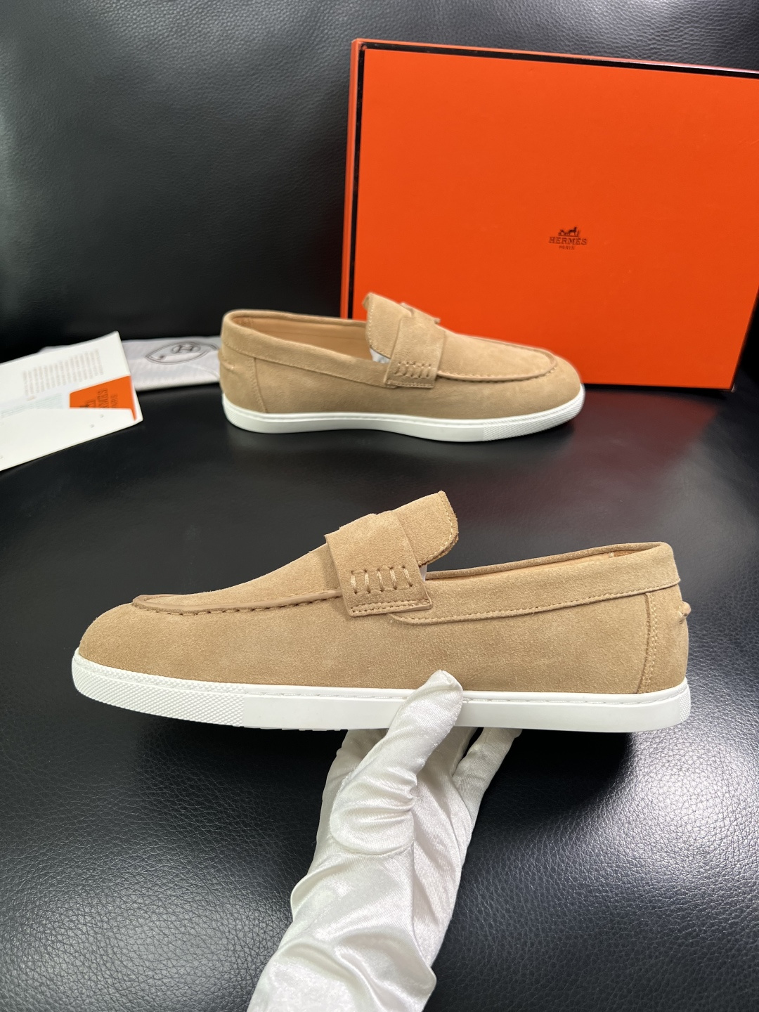 Hermes  高品质  顶级工艺品  爱马仕 专柜同步发售原厂配置，意大利进口原版牛皮面料，高品质拼接