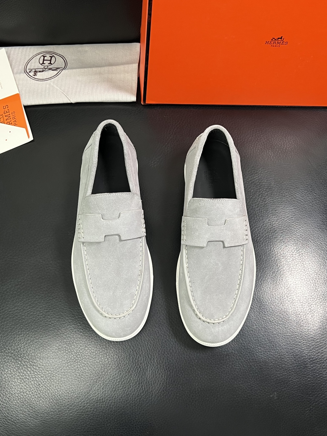Hermes  高品质  顶级工艺品  爱马仕 专柜同步发售原厂配置，意大利进口原版牛皮面料，高品质拼接