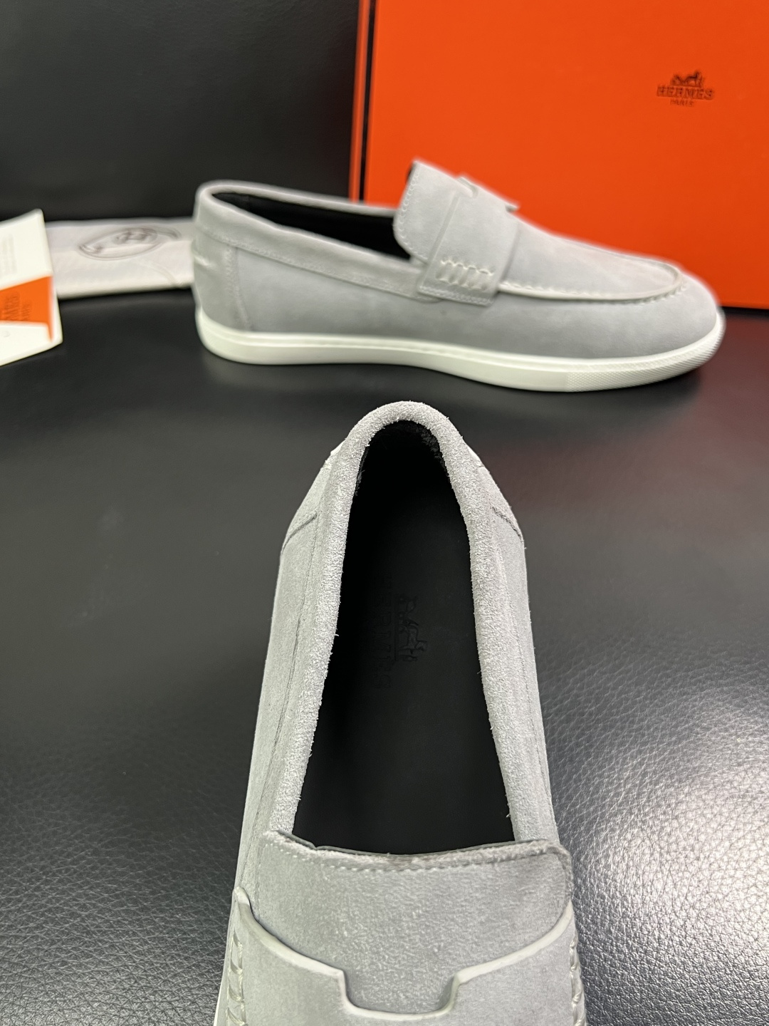 Hermes  高品质  顶级工艺品  爱马仕 专柜同步发售原厂配置，意大利进口原版牛皮面料，高品质拼接