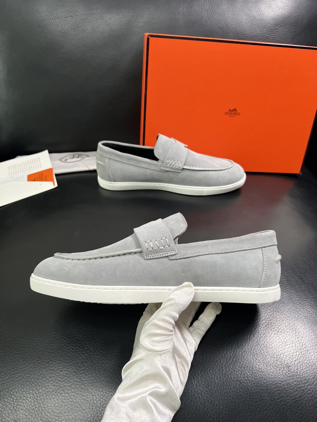 Hermes  高品质  顶级工艺品  爱马仕 专柜同步发售原厂配置，意大利进口原版牛皮面料，高品质拼接