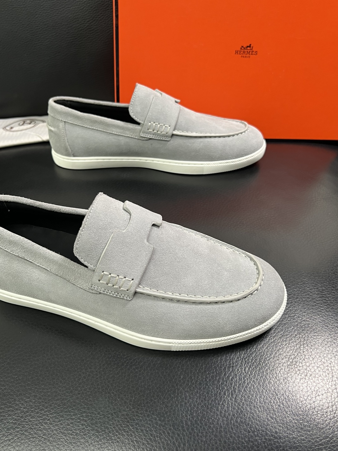 Hermes  高品质  顶级工艺品  爱马仕 专柜同步发售原厂配置，意大利进口原版牛皮面料，高品质拼接