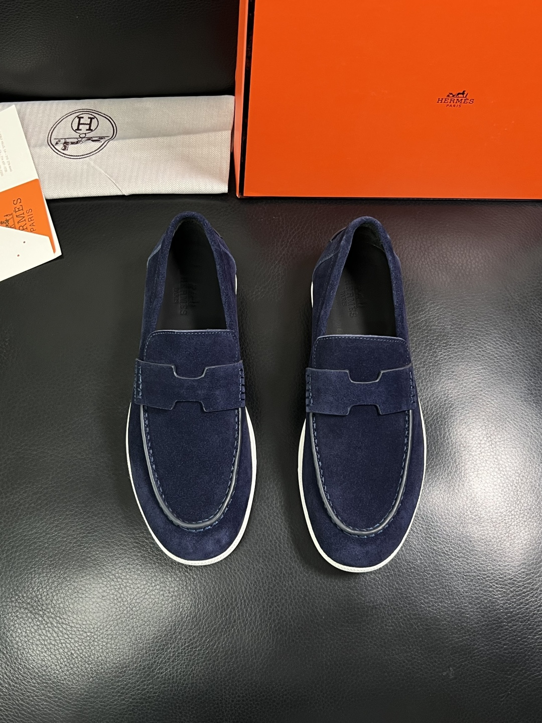 Hermes  高品质  顶级工艺品  爱马仕 专柜同步发售原厂配置，意大利进口原版牛皮面料，高品质拼接