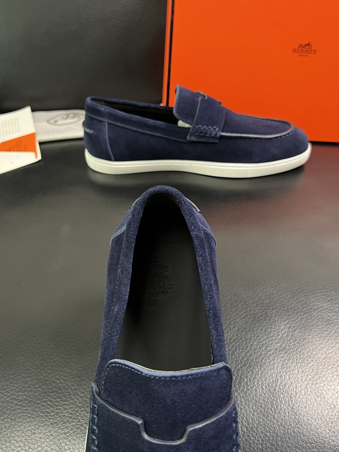 Hermes  高品质  顶级工艺品  爱马仕 专柜同步发售原厂配置，意大利进口原版牛皮面料，高品质拼接