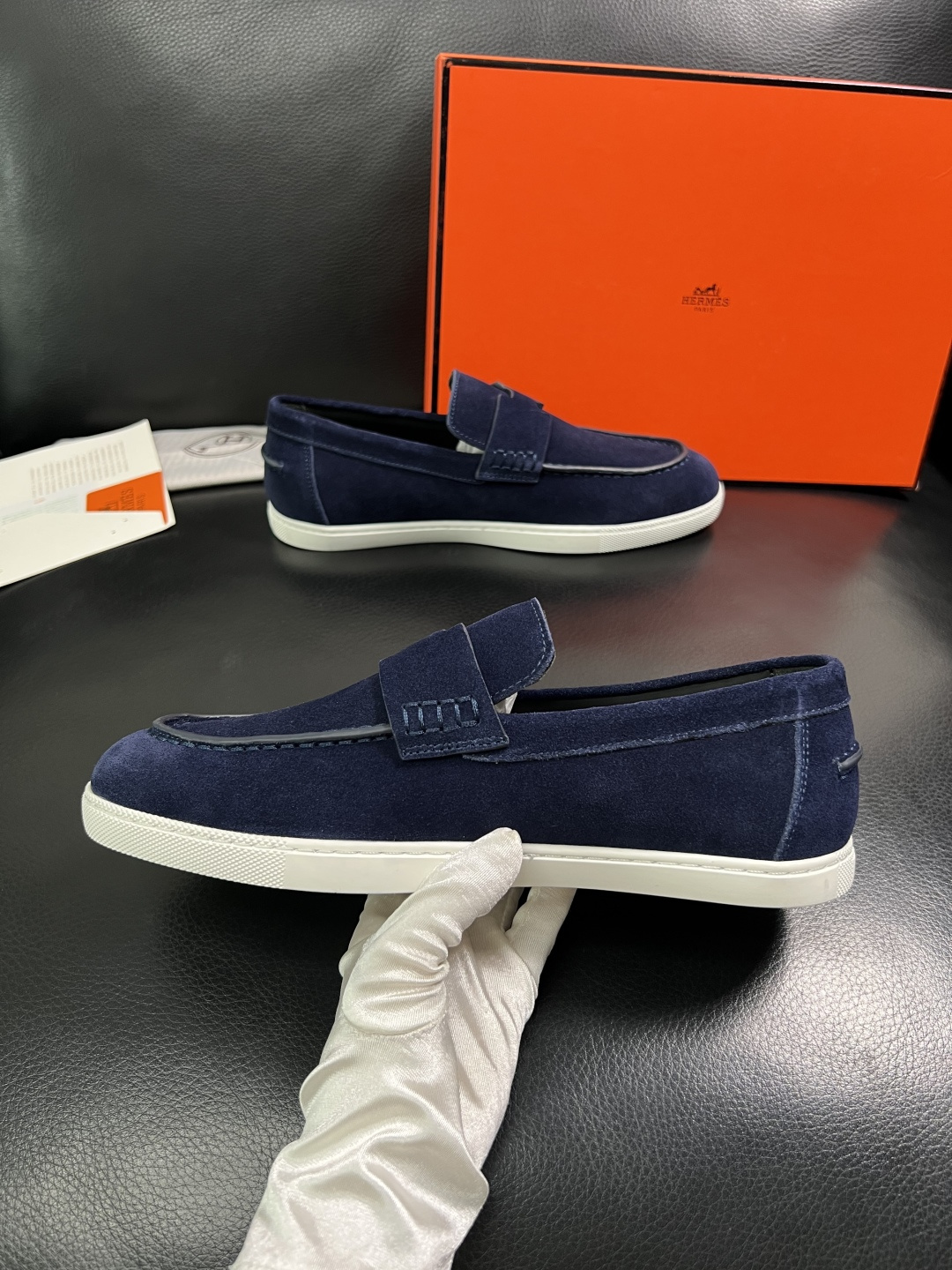 Hermes  高品质  顶级工艺品  爱马仕 专柜同步发售原厂配置，意大利进口原版牛皮面料，高品质拼接