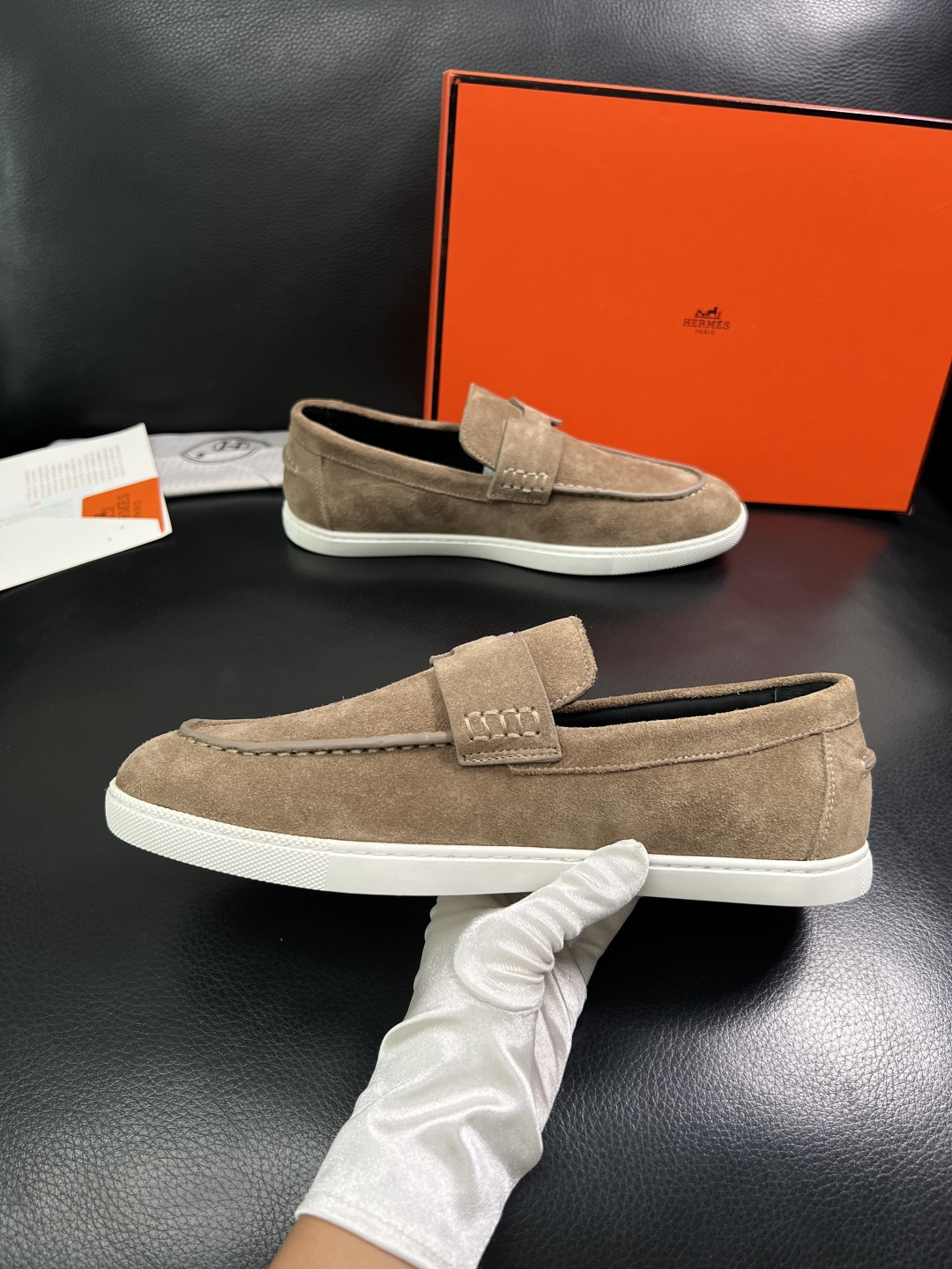 Hermes  高品质  顶级工艺品  爱马仕 专柜同步发售原厂配置，意大利进口原版牛皮面料，高品质拼接