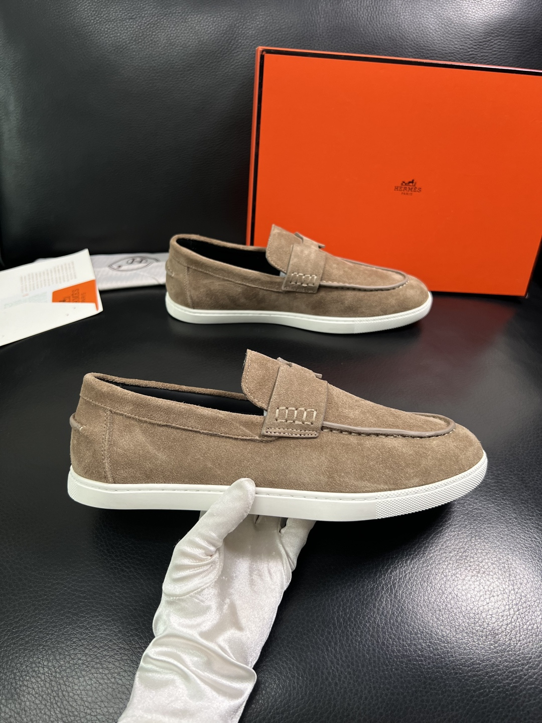 Hermes  高品质  顶级工艺品  爱马仕 专柜同步发售原厂配置，意大利进口原版牛皮面料，高品质拼接
